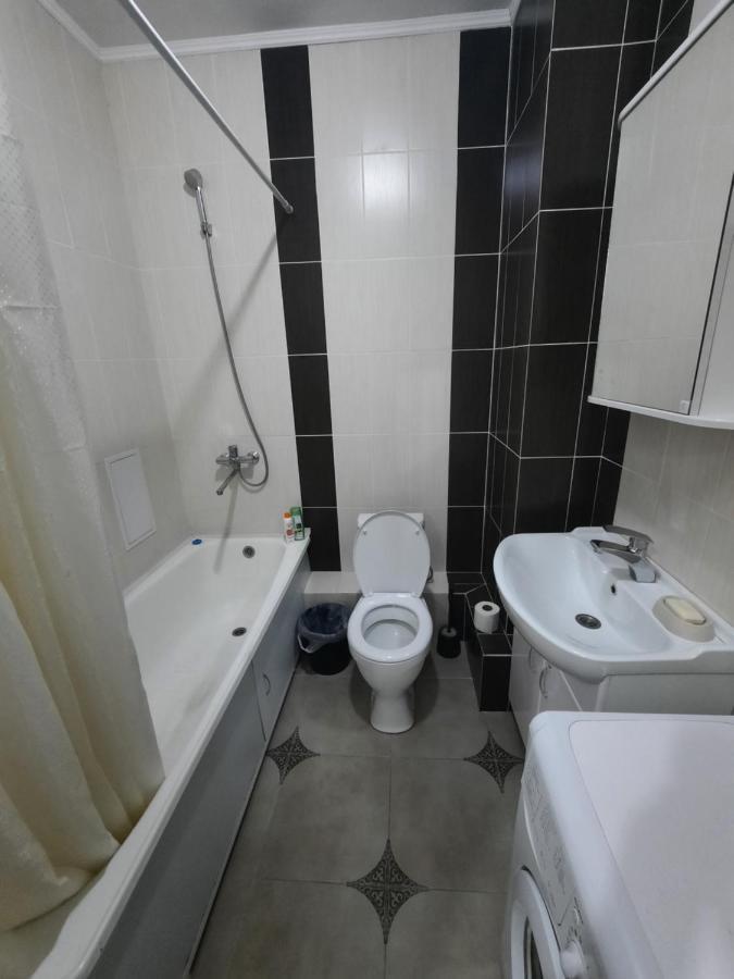 Кошкарбаева 45 Б Apartamento Astaná Exterior foto